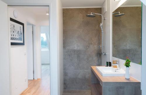 Hietzing Apartment | Elegant Vienna Residence in Hietzing near Schönbrunn Gardens