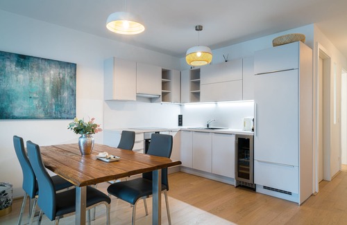 Roßau Apartment | Explore Vienna Residence with Kitchen & Family-Friendly Features