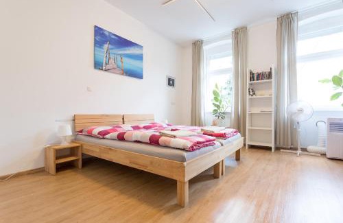 Rudolfsheim-Funfhaus Apartment | Family-Friendly Vienna Smile Apartment Near Schoenbrunn