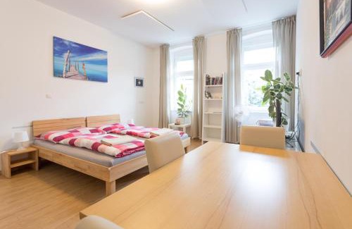 Rudolfsheim-Funfhaus Apartment | Family-Friendly Vienna Smile Apartment Near Schoenbrunn