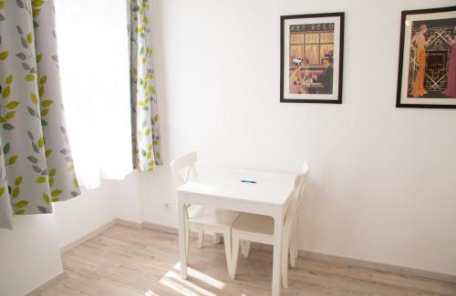 Ottakring Apartment | Welcome to Vienna4you App 15 - Family-Friendly Escape
