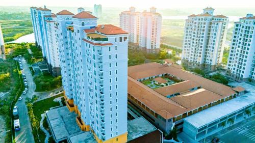 Vientiane Hotel | Experience Grand Yooeun Hotel: Oceanfront Luxury Awaits