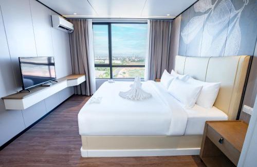 Vientiane Hotel | Experience Grand Yooeun Hotel: Oceanfront Luxury Awaits