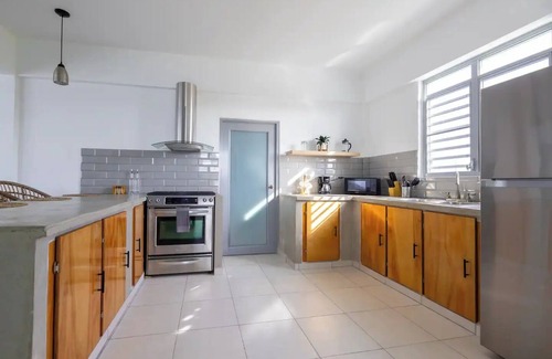Maleza Alta House | Relax at Viento & Marea Apartment with Rooftop Jacuzzi