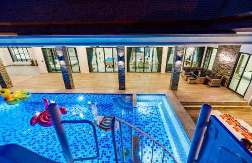 Hua Hin Villa | Spacious Viento Pool Villa Huahin - 6-Bedroom Retreat