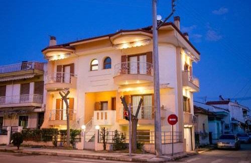 Serres Villa | Experience Vier Luxury House: 4-Star with Hot Tub Amenities