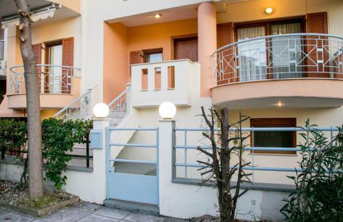 Serres Villa | Experience Vier Luxury House: 4-Star with Hot Tub Amenities