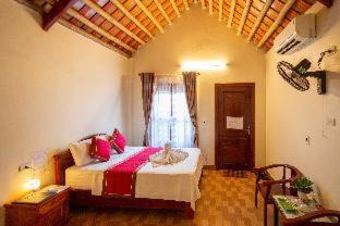 Hoa Lu House | Pet-Friendly Viet Anh Homestay with Oceanfront Views