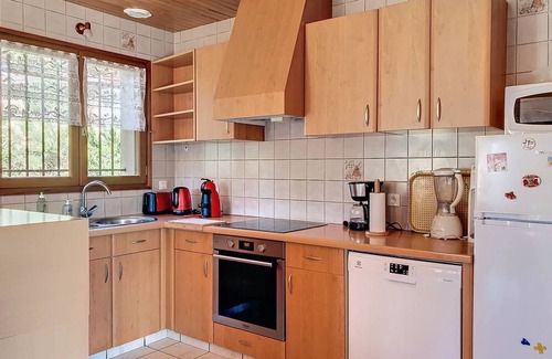 Vieux-Boucau-les-Bains House | Cozy Retreat in Vieux Boucau, Steps from the Tranquil Lake