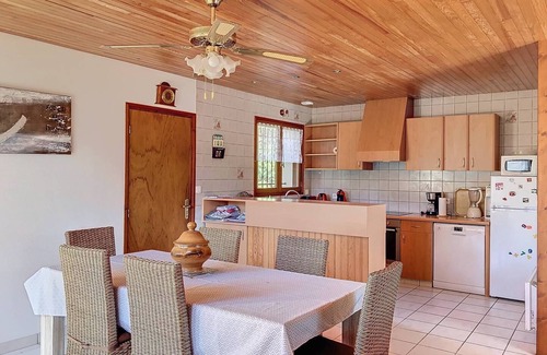 Vieux-Boucau-les-Bains House | Cozy Retreat in Vieux Boucau, Steps from the Tranquil Lake