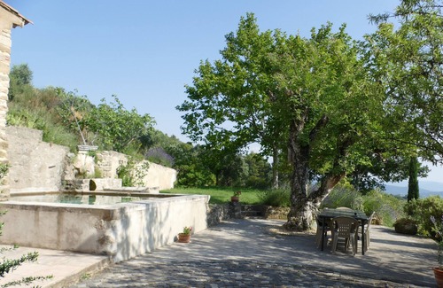 Cucuron House | Vieux mas Isolé et Rénové Dans le Luberon