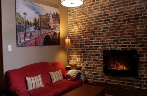 Farnham Apartment | Top-Notch Vieux-Old Farnham Appart Condotel with Breakfast