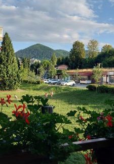 Visoko Apartment | Unforgettable View Apartment: Pet-Friendly with Breakfast