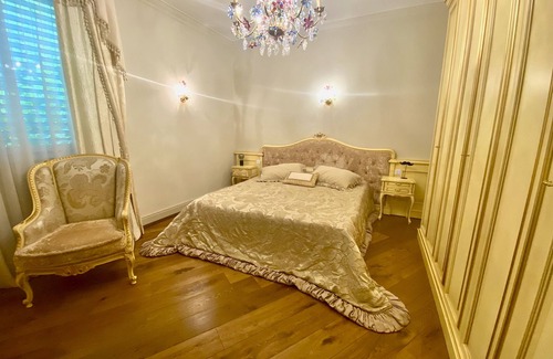 Agra Apartment | Elevated View Apartment at Five-Star Resort Collina d'Oro