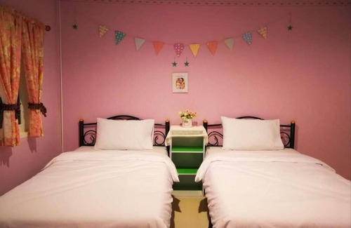 Tha Ta Kieb Hotel | Relax at View Dao Jandhra with Pool and Family Amenities