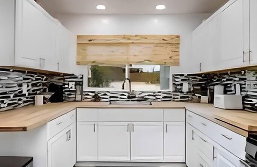 Twentynine Palms House | Experience Joshua Tree Views at the Desert D-LUX Hotel