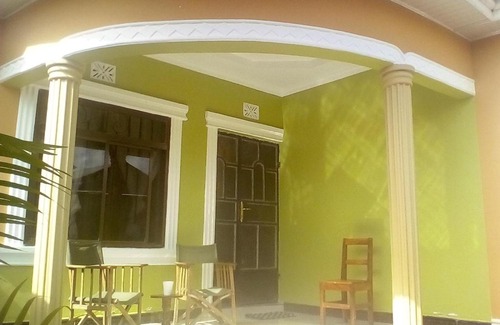 Arusha Bed & Breakfast | Cozy View Mountain House with Hot Tub and Breakfast Included