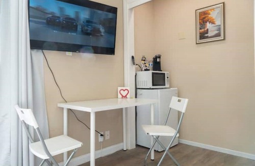 San Carlos Apartment | Mountain View Retreat with Private Pool Near Stanford