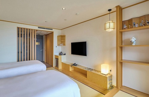 Oishi Hotel | Cozy 1-Bedroom Hotel near Minamitsuru-gun with Kitchen