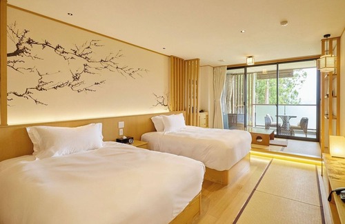 Oishi Hotel | Cozy 1 Bedroom Hotel Near Minamitsuru-gun with Kitchen
