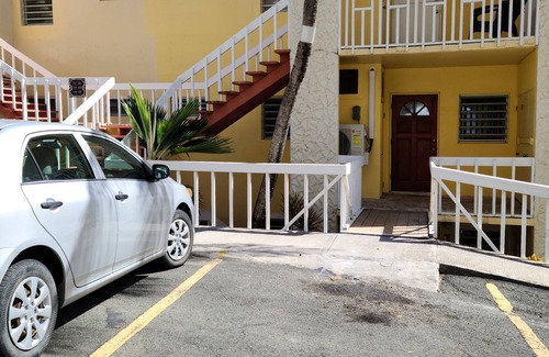 Estate East Street Condo | Ocean View Paradise: Guests Rate 10/10 at Renovated Condo