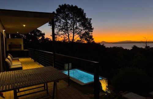 Las Cumbres Apartment | View of the lagoon and forest