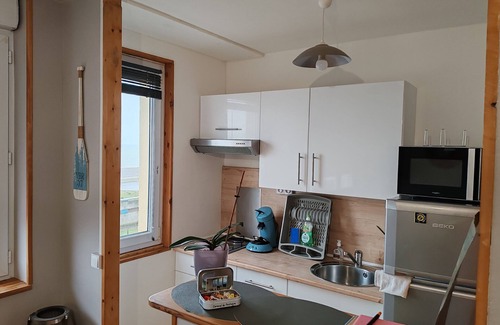 Le Treport Apartment | Oceanfront Getaway with Sea and Cliffs View, Rated 9/10