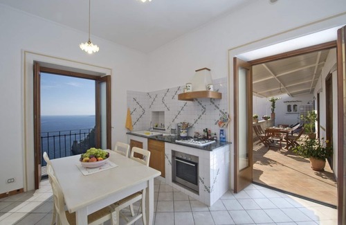 Positano Villa | Seaside Retreat in the Heart of Positano - 10/10 Rating!