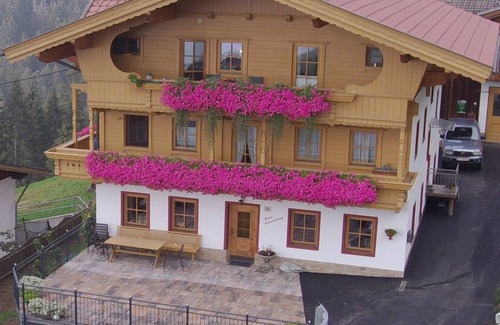Hippach Apartment | Idyllic Getaway with Zillertal Mountain Views and Pool