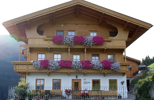 Hippach Apartment | Idyllic Getaway with Zillertal Mountain Views and Pool