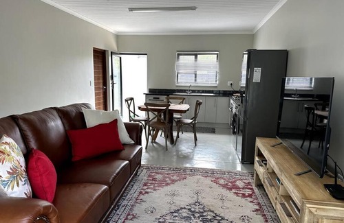 Hoedspruit House | Discover View on The Valley: Guest Rated 9/10!