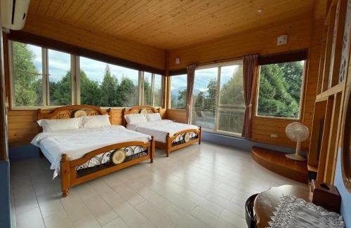 Puli House | Highly Rated View on View B&B with Family-Friendly Dining