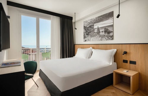Numana Hotel | Unwind at View Place & Spa: 5-Star Oasis with Pool