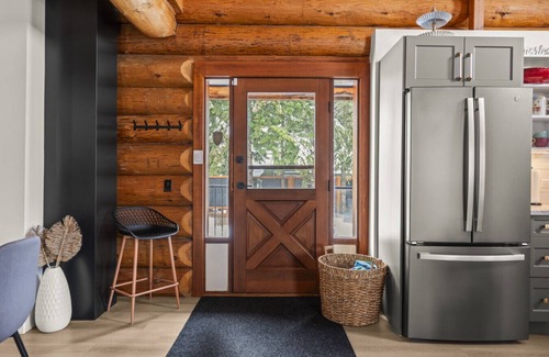 Vernon Cabin | View Point Lodge - View, Hot Tub, Sauna, Cold Plunge