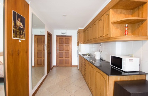 Jomtien Apartment | Ocean View Studio Condo: Guest Rated 10/10 with Pool Access