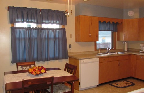 Bellevue House | Scenic Mississippi River Views with Family-Friendly Amenities