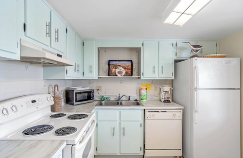 Point East Condo | Oceanview Bliss at Chateau by the Sea 31B - Rated 10/10
