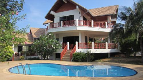 Plai Laem Villa | Pet-Friendly Viewpoint Residence with Oceanfront Pool