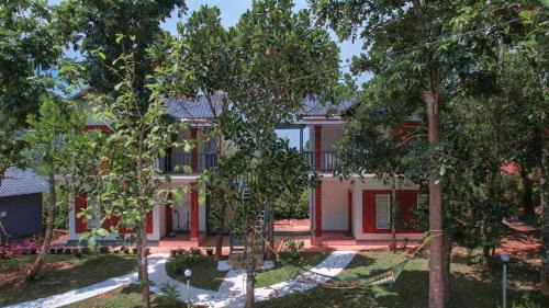 Mananthavady House | Pet-Friendly Retreat at Viewpointwayanad with Family Amenities