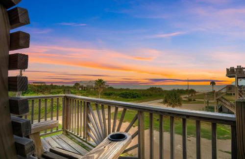 Port Bolivar House | Family-Friendly Oceanside Retreat with Private Beach Access