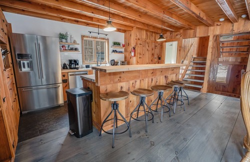 Stratton Mountain House | Majestic Valley Views with Hot Tub and Pet-Friendly Amenities