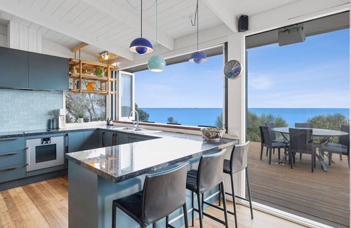 Eastern View House | Endless Ocean Views - Your Ideal Coastal Getaway Awaits