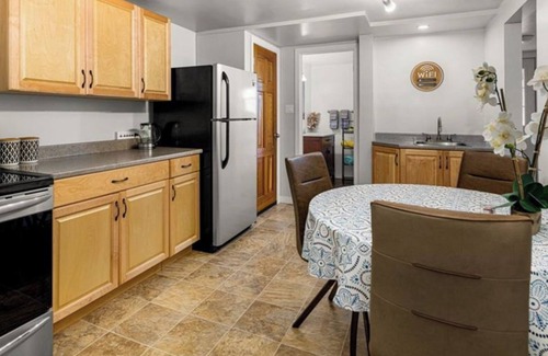 Harvey Apartment | Stunning Views Near Famous Attractions at Fundy's Lost Lobster