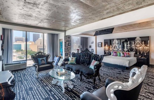 Cedars House | Views of Dallas Downtown