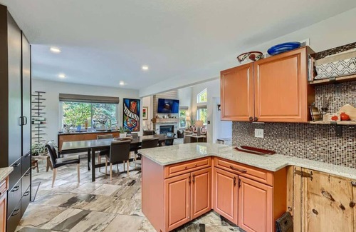 Dillon House | Enjoy Free Nights at Vacation Paradise with Private Hot Tub