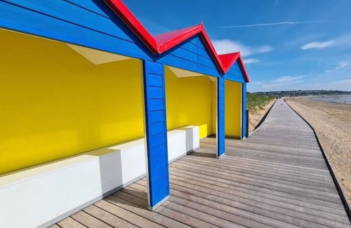 Youghal Cottage | Experience Youghal Bay Views Just 300 Meters from the Beach