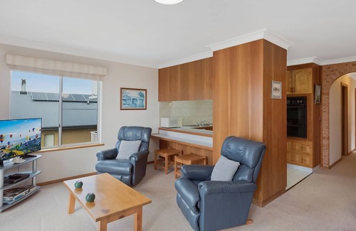 Narooma Apartment | Relax at Views on Ballingalla with Pool & Breakfast Options