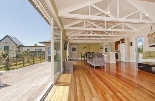 Matarangi House | Oceanfront Views on Matarangi - Family-Friendly Retreat