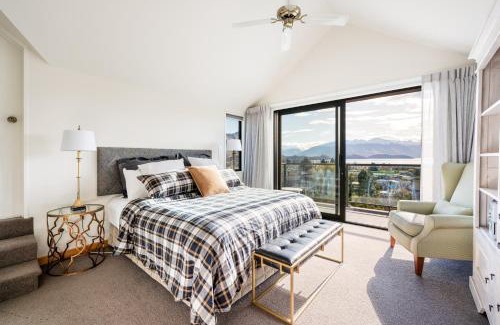 Wanaka Villa | Tranquil Retreat at Views on Stone with Hot Tub Access