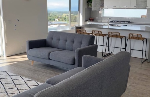 Portarlington House | Stunning Views On The Hill with Private Pool & Top Ratings